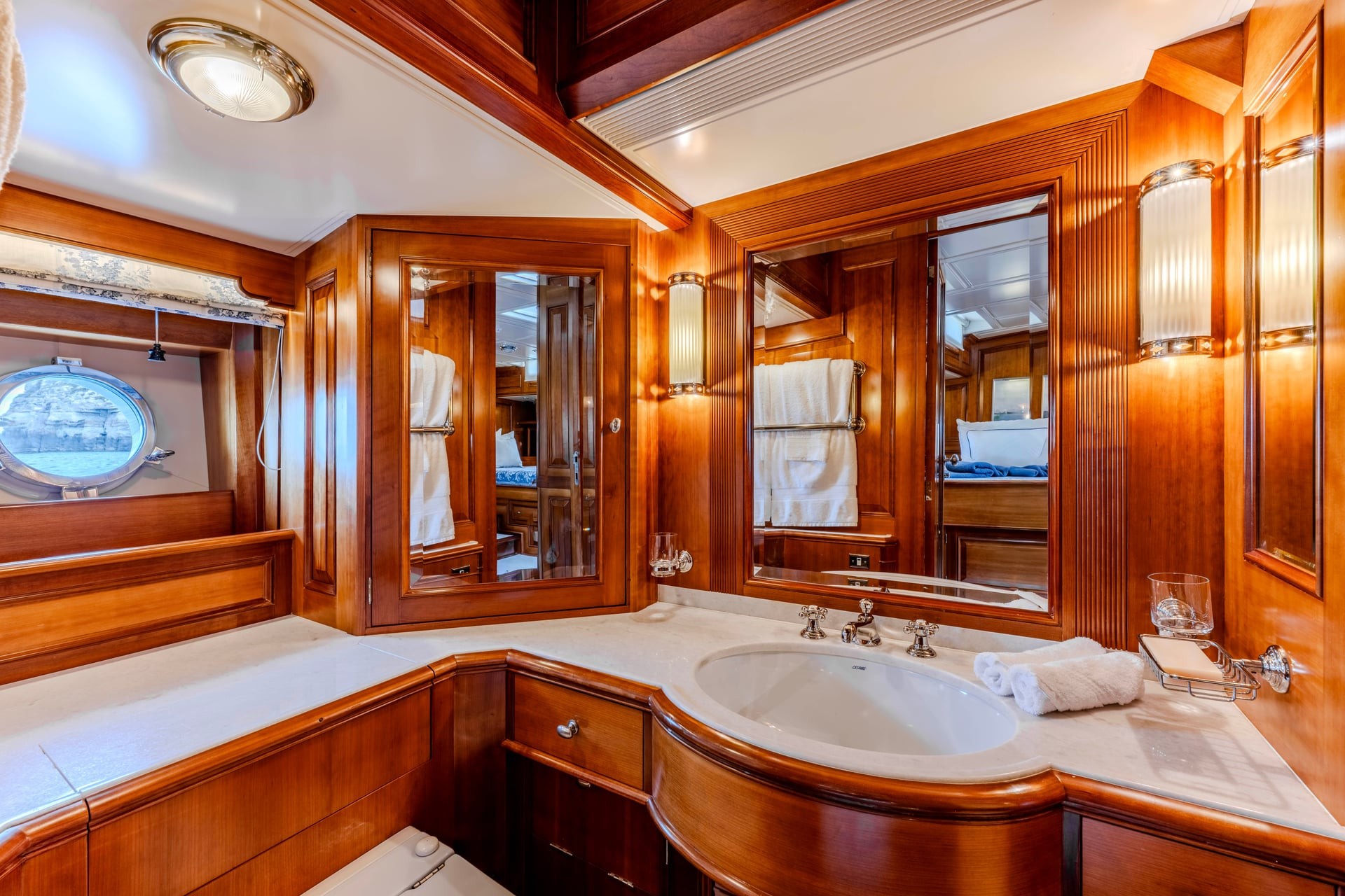 20-Royal Huisman FOFTEIN